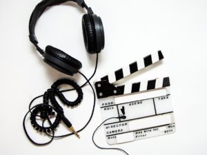 headphones-4223911_1280.jpg